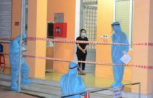 Cô gái làm nghề uốn sấy tóc dương tính SARS-CoV-2: Khởi tố tội làm lây lan dịch bệnh - 2