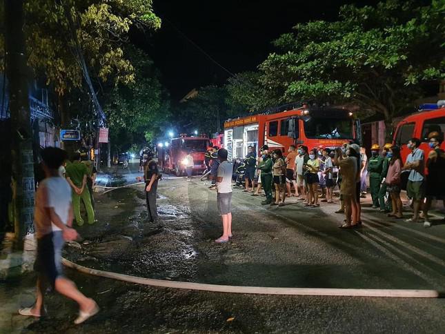 Phòng trà ở Nghệ An phát hỏa trong đêm, 6 người tử vong - 3