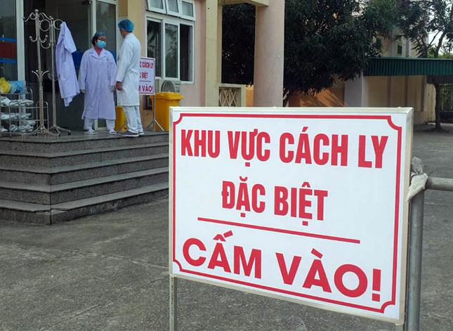 Hai người lái ô tô bỏ trốn khỏi khu cách ly ở Cà Mau - 2