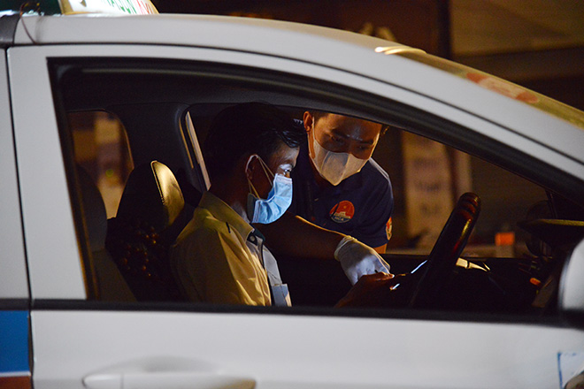 Quận Gò Vấp chính thức gỡ toàn bộ 12 chốt kiểm soát dịch trong đêm - 3