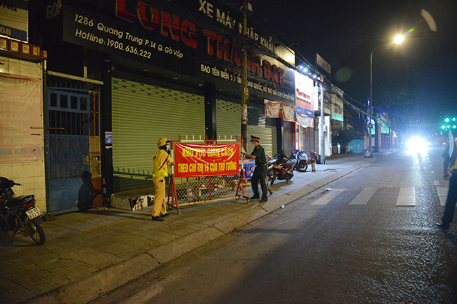 Quận Gò Vấp chính thức gỡ toàn bộ 12 chốt kiểm soát dịch trong đêm - 4