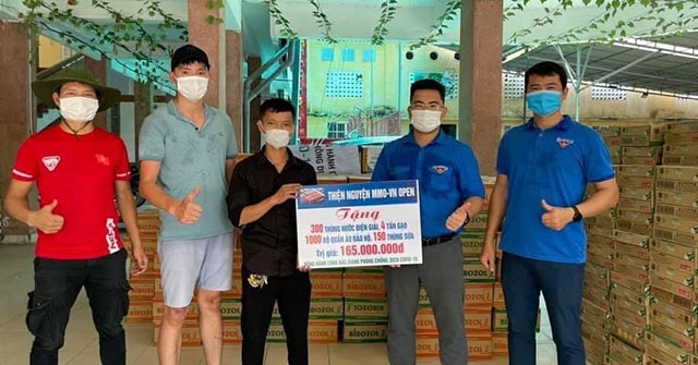 Thiện Trần và nhóm thiện nguyện ủng hộ tâm dịch Bắc Giang phòng chống đại dịch