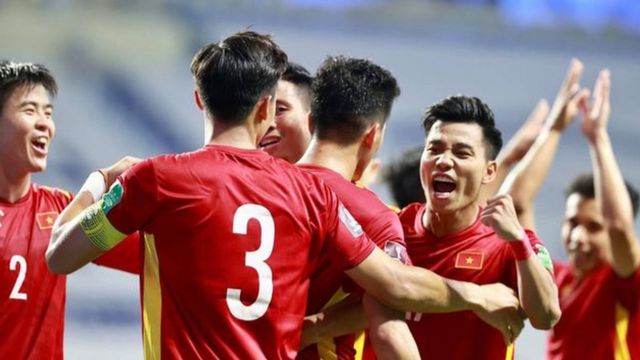 Các tuyển thủ Việt Nam diện vest tôn body chuẩn &#34;dân thể thao&#34; - 1