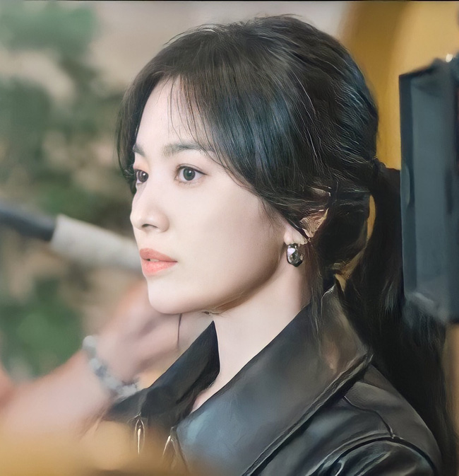 Song Hye Kyo đóng cặp "phi công trẻ", độ hot lớn không ngờ - 1