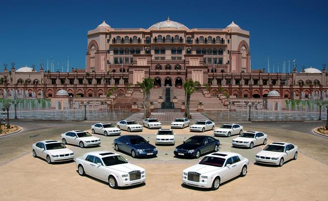 Ngoài sở hữu khối tài sản khổng lồ, nhiều hoàng tử đến từ những quốc gia giàu có như Ả Rập, Dubai, Bỉ hay Monaco... còn có thú vui sưu tập siêu xe “khủng”. 
