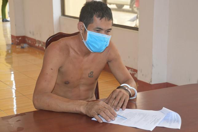 Tài xế xe đầu kéo "thông chốt" kiểm dịch gây tai nạn liên hoàn - 4