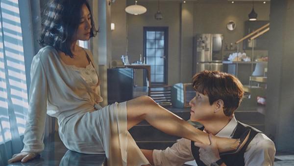 Sau phút &#34;đê mê&#34; với bạn trai cũ, nửa đêm về nhà tôi quỳ sụp nhìn cảnh tượng dưới chăn - 1
