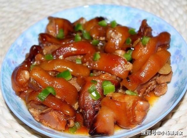 Chỉ cần làm bước này, món chân giò hầm thơm ngon, béo ngậy mà không ngấy - 3