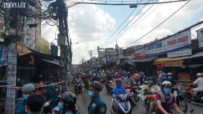 Quận Gò Vấp: Tiểu thương “to tiếng” khi bị dẹp chợ tự phát - 3