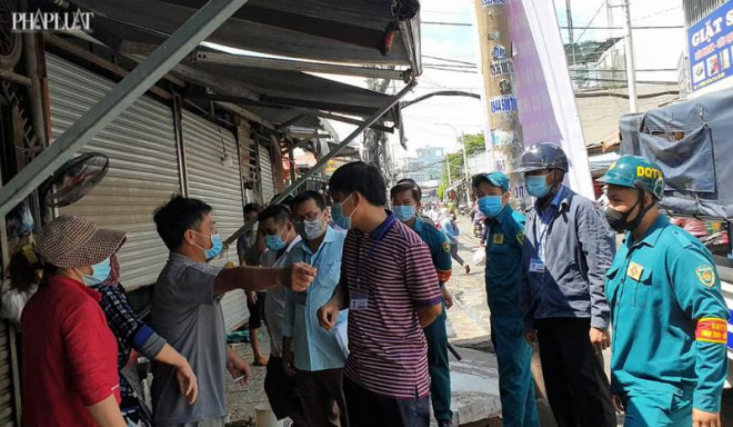 Quận Gò Vấp: Tiểu thương “to tiếng” khi bị dẹp chợ tự phát - 7