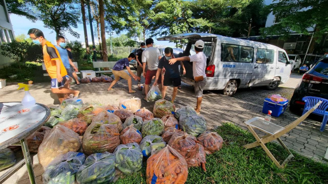 Hình ảnh “đốn tim” cộng đồng mạng trong một khu cách ly ở TP HCM - 4