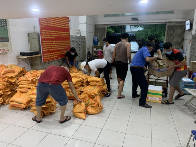 Hình ảnh “đốn tim” cộng đồng mạng trong một khu cách ly ở TP HCM - 6