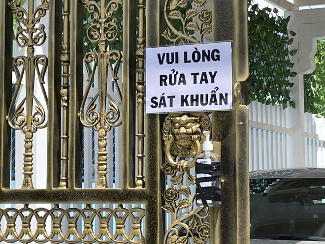 Loạt ảnh cận cảnh "muôn kiểu chống dịch" của người dân TP HCM - 4