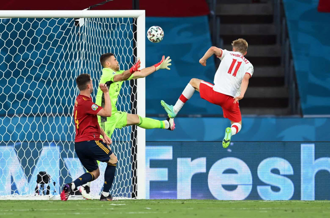 Video Tây Ban Nha - Ba Lan: Lewandowski tỏa sáng, phạt đền gây tiếc nuối (EURO) - 1