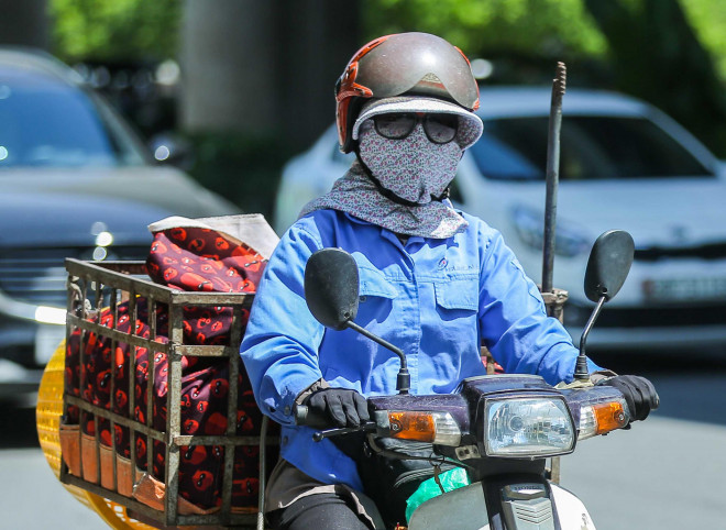 Nắng nóng vượt ngưỡng 41 độ C, miền Bắc và miền Trung hóa “chảo lửa” - 1
