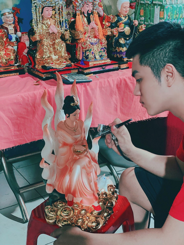 Nghệ nhân làm tượng Nguyễn Ngọc Huy: Theo nghề vì sự ngưỡng mộ và yêu thích văn hóa tâm linh - 3