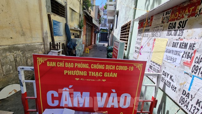Đà Nẵng: Nhà nào ở yên nhà nấy, không đưa hàng ra khỏi tam giác 'ổ dịch' - 9