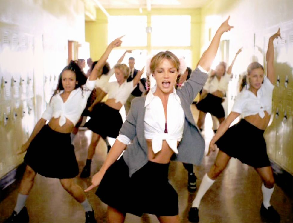 Britney Spears từng là biểu tượng thời trang kinh điển của thế giới - 1