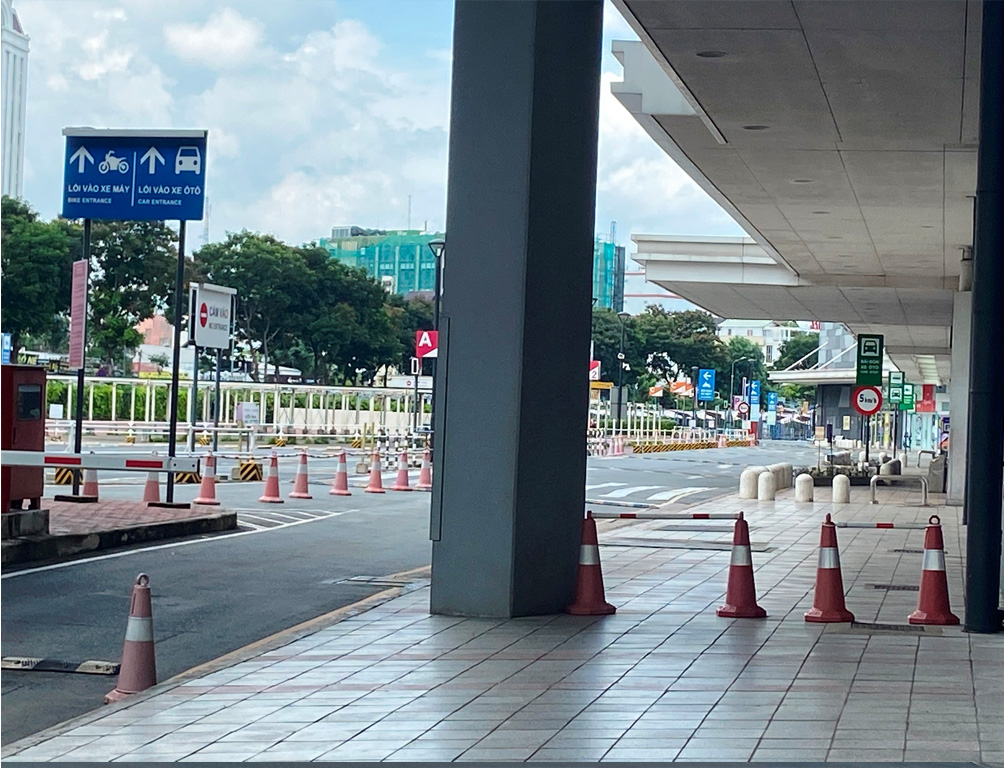 Cảnh vắng lặng “chưa từng thấy” ở nơi mua sắm nhộn nhịp bậc nhất Sài Gòn - 7