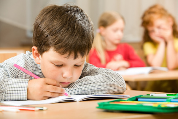 Tại sao những đứa trẻ sống nội tâm, ít nói lại học rất giỏi? - 1
