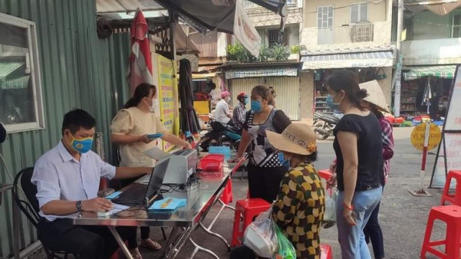 Chợ đầu tiên ở TP.HCM phát thẻ ra vào có mã QR cho khách hàng - 2