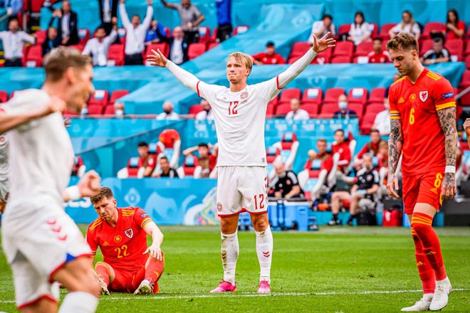 Đan Mạch vùi dập xứ Wales: Bị phóng viên chọc tức, Bale phản ứng sốc - 1