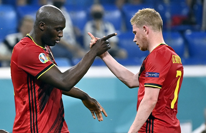 De Bruyne ngầm dụ dỗ Lukaku về Man City, chờ "bom tấn" rung chuyển Manchester - 1