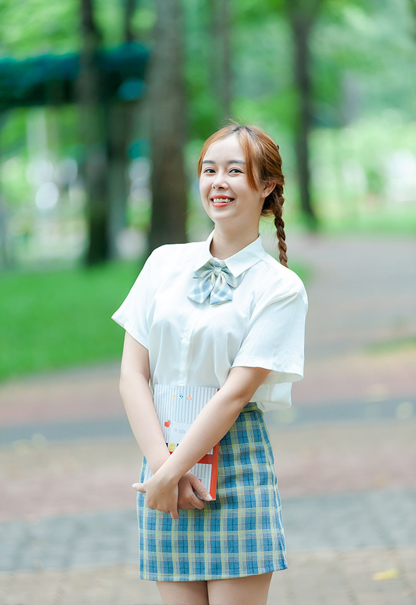 Biên tập viên Hoa Lài trẻ trung và cá tính trong hình ảnh học sinh - 5