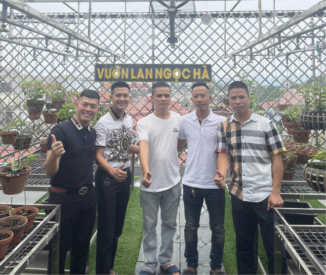 Chiêm ngưỡng lan 5 cánh trắng Juliet đẹp nức lòng tại vườn lan Ngọc Hà - 1