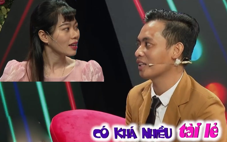 Vừa mở rào, chàng MC có hành động khiến bạn gái ngỡ ngàng - 1