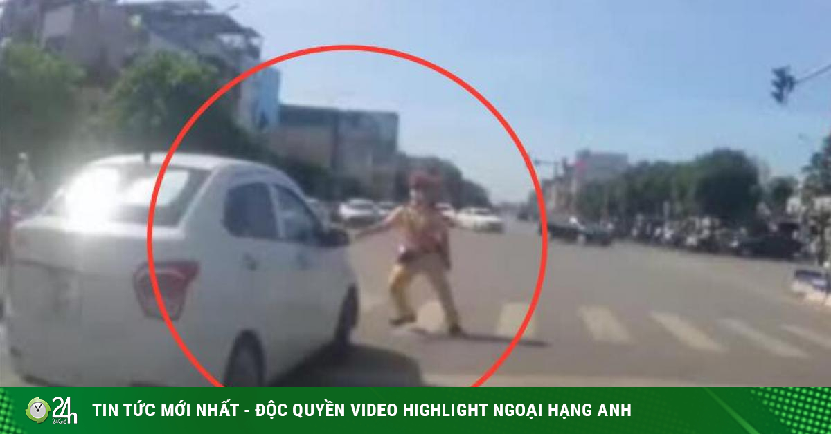 Clip: Bị CSGT "tuýt còi", lái ô tô vờ tuân hiệu lệnh rồi bẻ lái, phóng xe tháo chạy - Vimarsana News