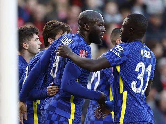 PSG thừa cơ Chelsea rối loạn, hỏi mua Lukaku giá ”bèo” thay Mbappe