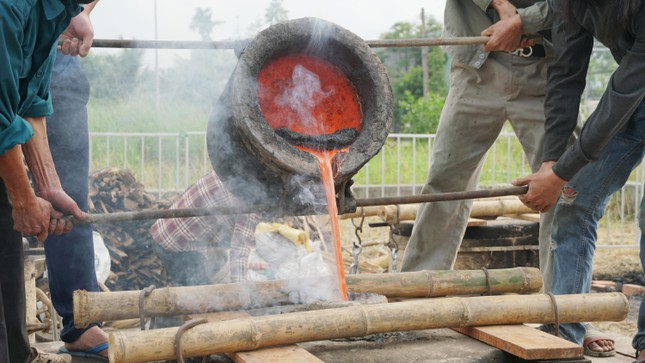 Cận cảnh bộ trống đồng Cửu Long cung tiến đền thờ Vua Hùng - 2