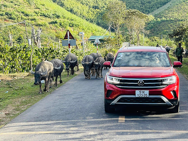 Trải nghiệm xe SUV 7 chỗ Volkswagen Teramont trên cung đường Tây Nguyên - 3