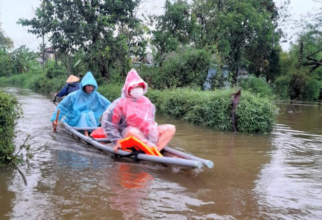 Mưa lũ dị thường vừa dứt, miền Trung lại sắp hứng đợt mưa lớn khác - 1