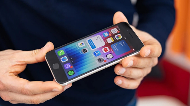 Dịch vụ và iPhone 13 đang “cứu cánh” thảm cảnh iPhone SE 3 - 3