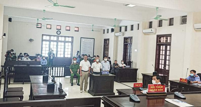 Tuyên án các bị cáo nói xấu, bôi nhọ lãnh đạo tỉnh Quảng Trị trên mạng xã hội - 2