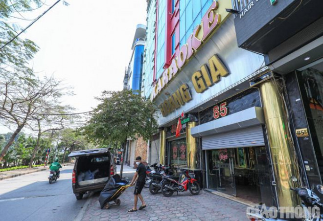 Quán bar, karaoke ở Hà Nội tất bật chuẩn bị đón khách trở lại