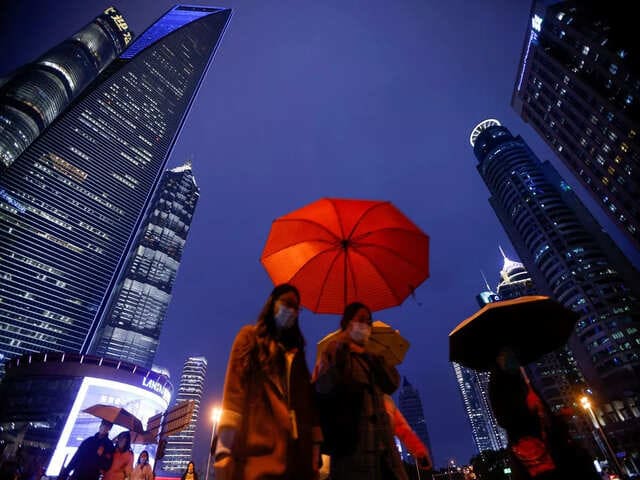 Tiếp tục “Zero Covid”, Trung Quốc phong tỏa 2 thành phố lớn, nửa nền kinh tế thiệt hại
