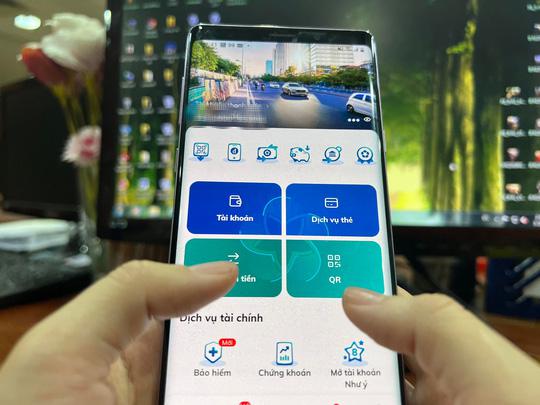Người phụ nữ ở quận 10 chuyển 1,3 tỉ đồng rồi đến gặp công an - 1