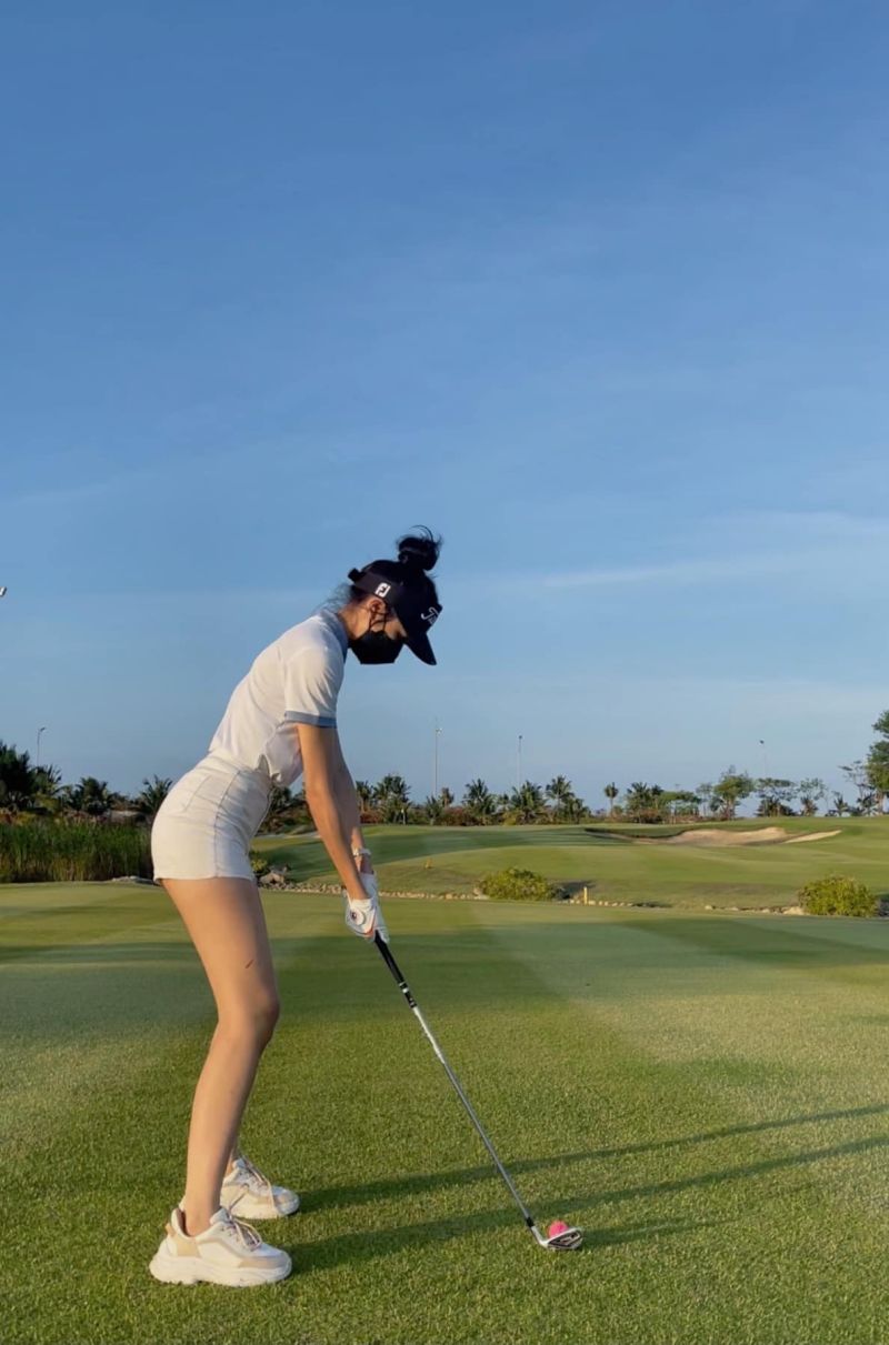 Nữ sinh thi hoa hậu xinh như búp bê, body chuẩn điểm 10 - 5
