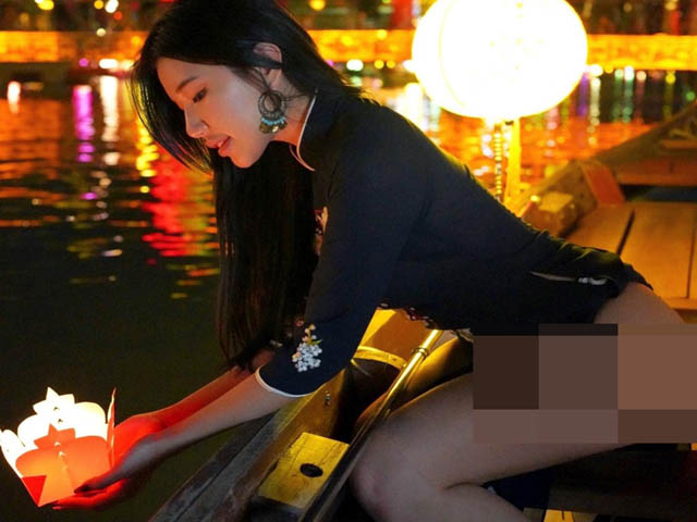 Cô gái nước ngoài bị chỉ trích dữ dội vì mặc áo dài phản cảm ở Hội An
