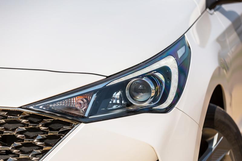 Giá xe Hyundai Accent: Giá xe lăn bánh và đánh giá chi tiết xe - 8