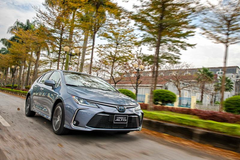Bảng giá xe Corolla Altis cập nhật mới nhất, chỉ từ 719 triệu đồng - 19