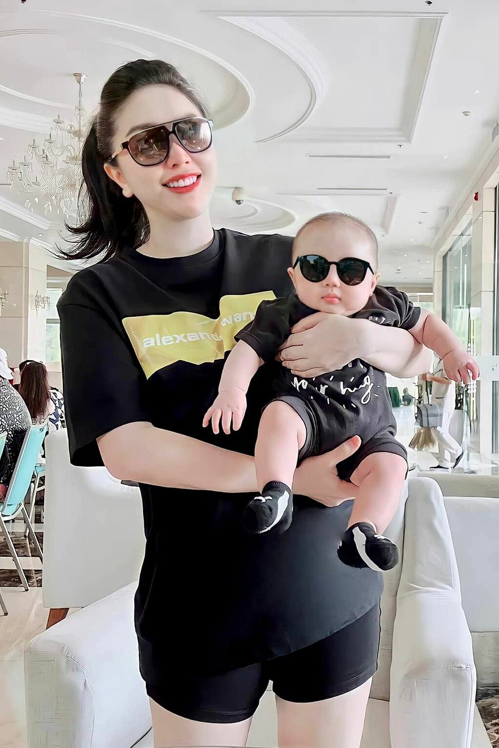 Bảo Thy khoe vòng eo sau sinh nuột nà như thời con gái - 3