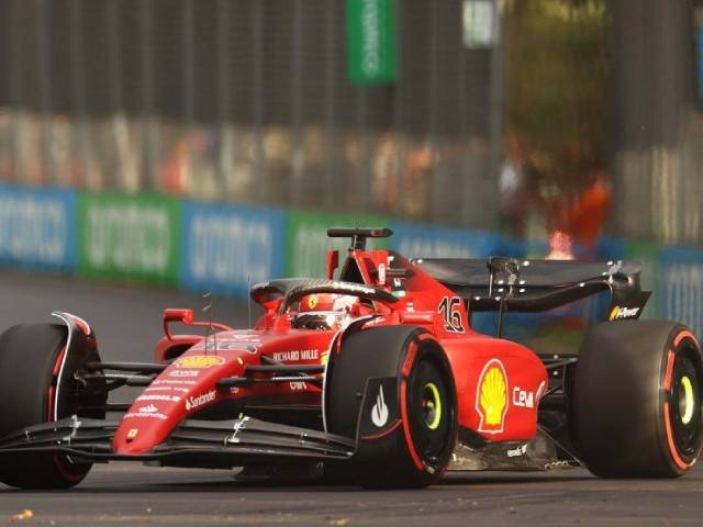 F1 racing, Australian GP test: Mercedes - McLaren changed positions, Vettel returned incomplete
