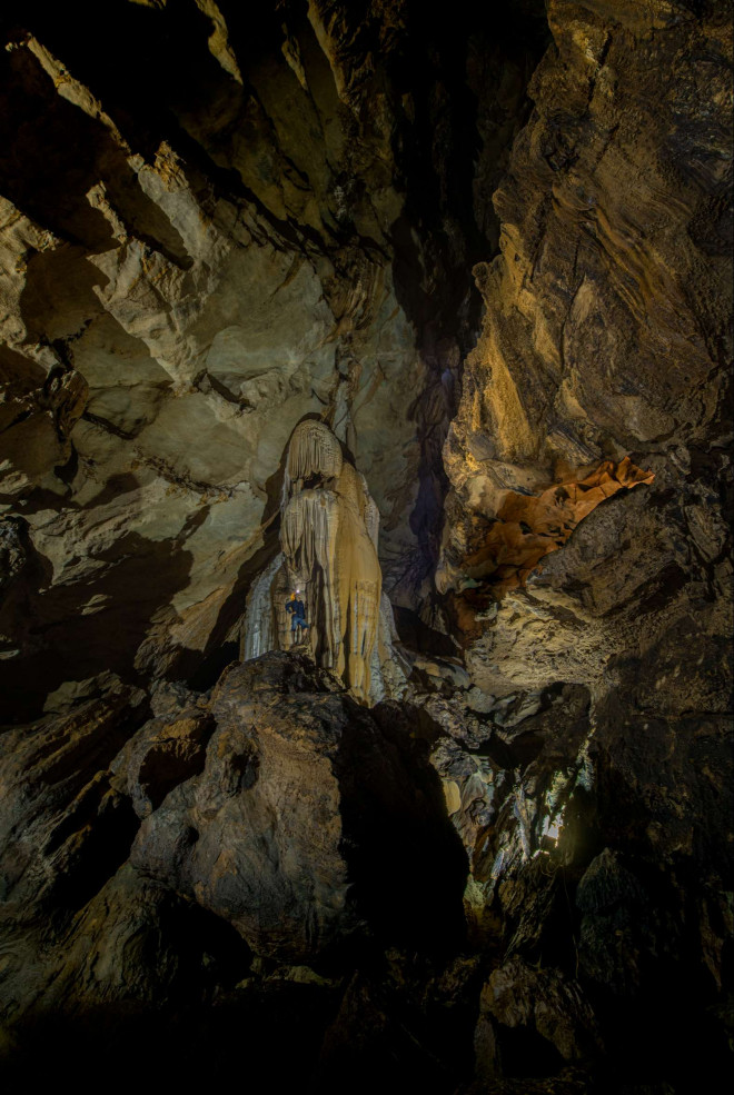 Khám phá vẻ đẹp của hệ thống Hang Chà Lòi - "Điểm đến của những tín đồ tình yêu" - 8