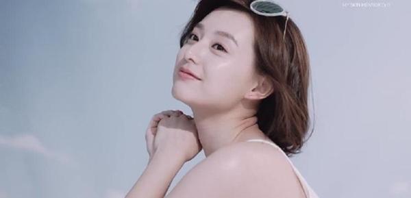Thói quen duy trì làn da đẹp không tì vết của Kim Ji Won "Hậu duệ mặt trời" - 2