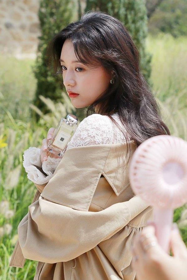 Thói quen duy trì làn da đẹp không tì vết của Kim Ji Won "Hậu duệ mặt trời" - 3