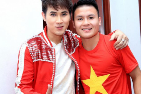 Thăm nhà "Messi Việt Nam", ca sĩ Nguyên Vũ choáng ngợp trước căn phòng đặc biệt